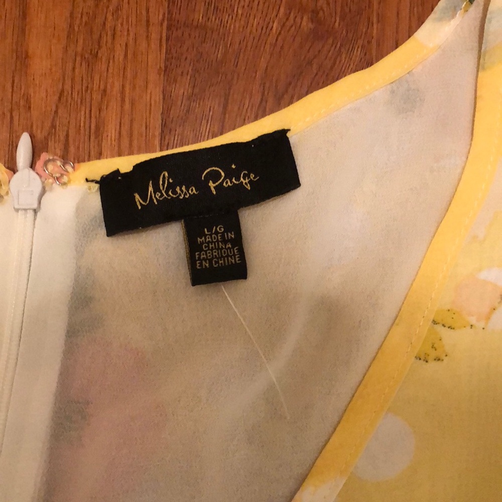 Springtime blouse. - Picture 2 of 4